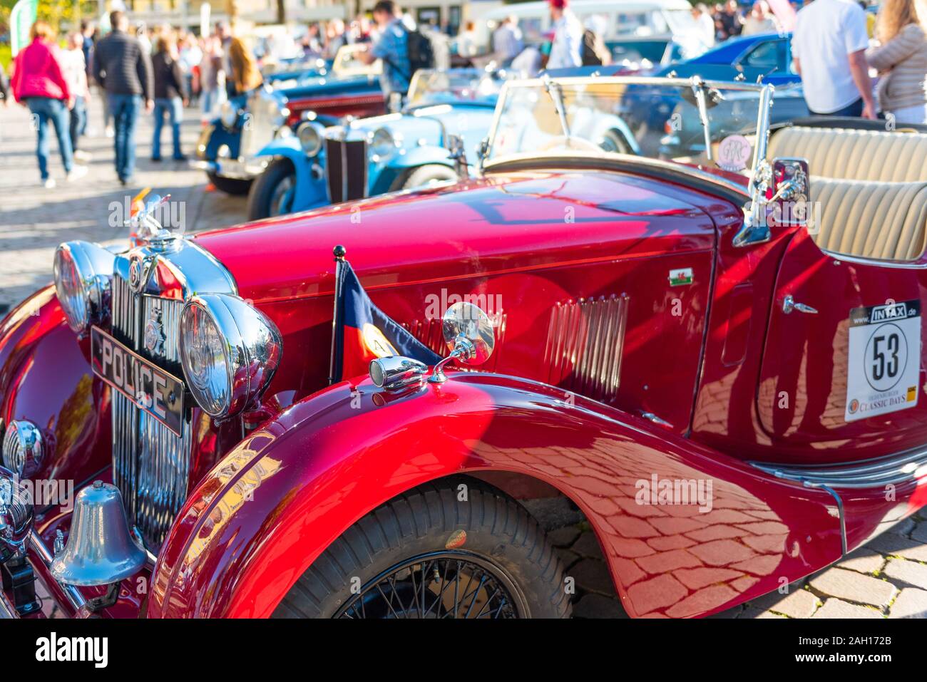 OLDENBURG, Deutschland - 25. MAI 2019: Retro Automarke MG, Oldtimer Treffen Oldenburg. Close-up Stockfoto