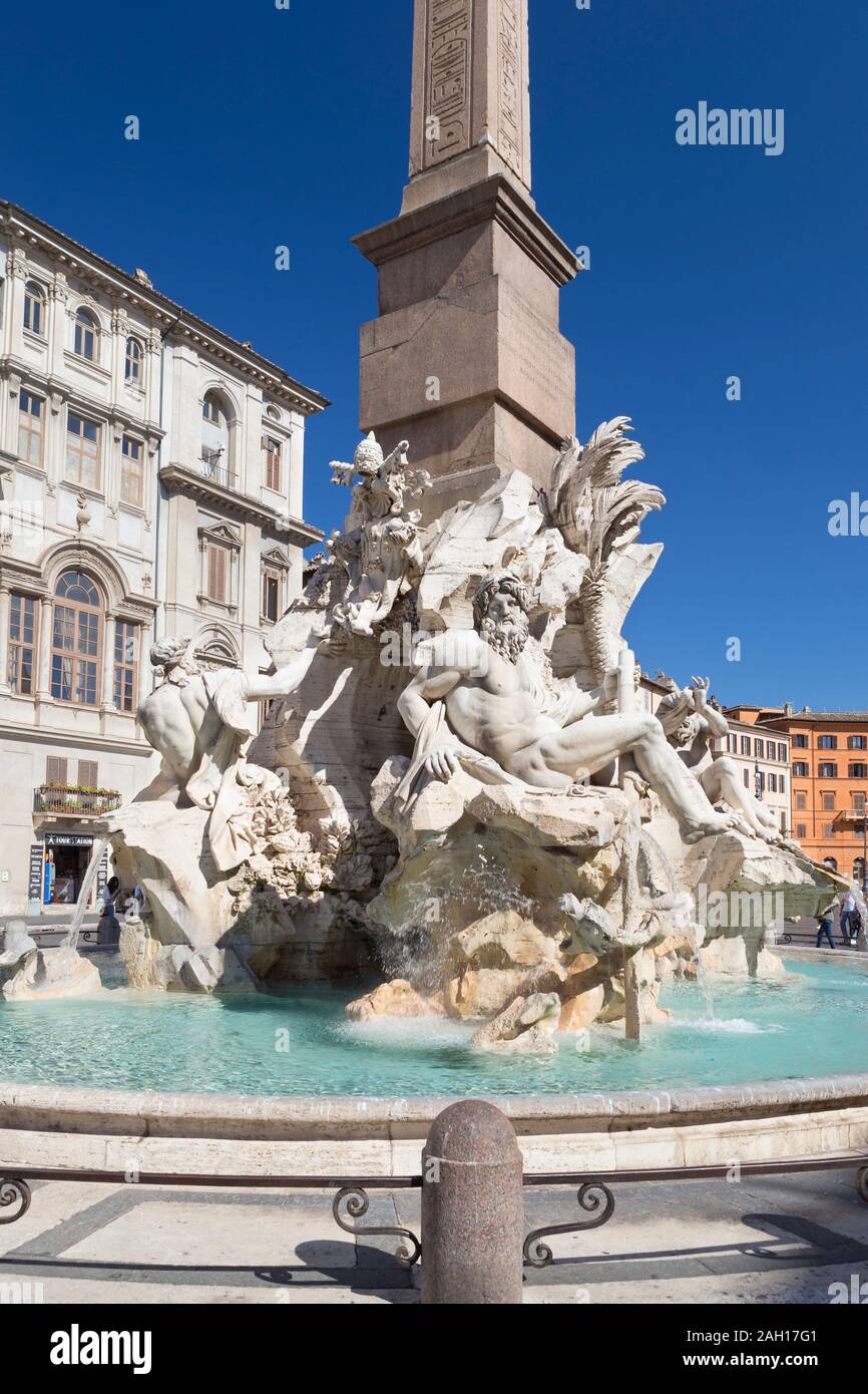 Bernini' s Vier Flüsse Brunnen, die Fontana dei Quattro Fiumi, Piazza Navona, Rom, Italien Stockfoto