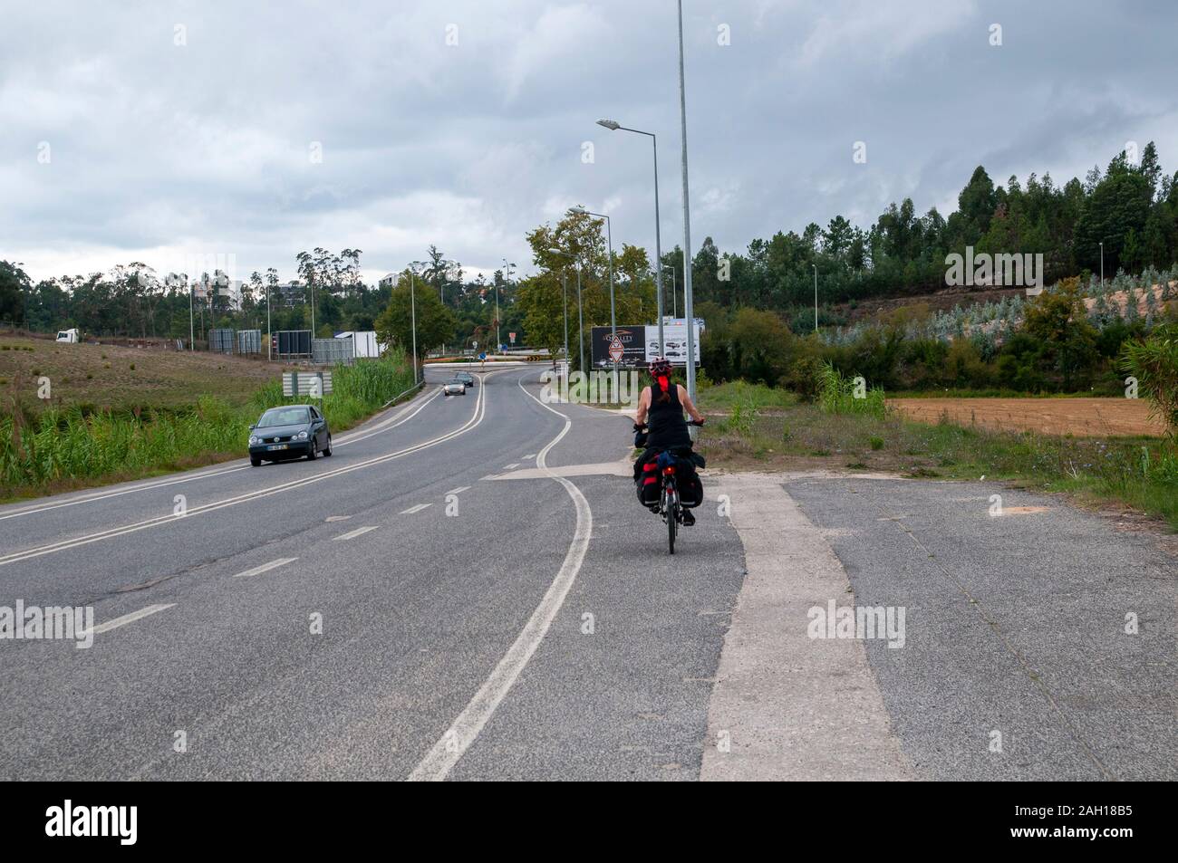 Radfahren entlang der Fluss Mondego von Coimbra zu Figueira da Foz an der Atlantikküste, Portugal Stockfoto