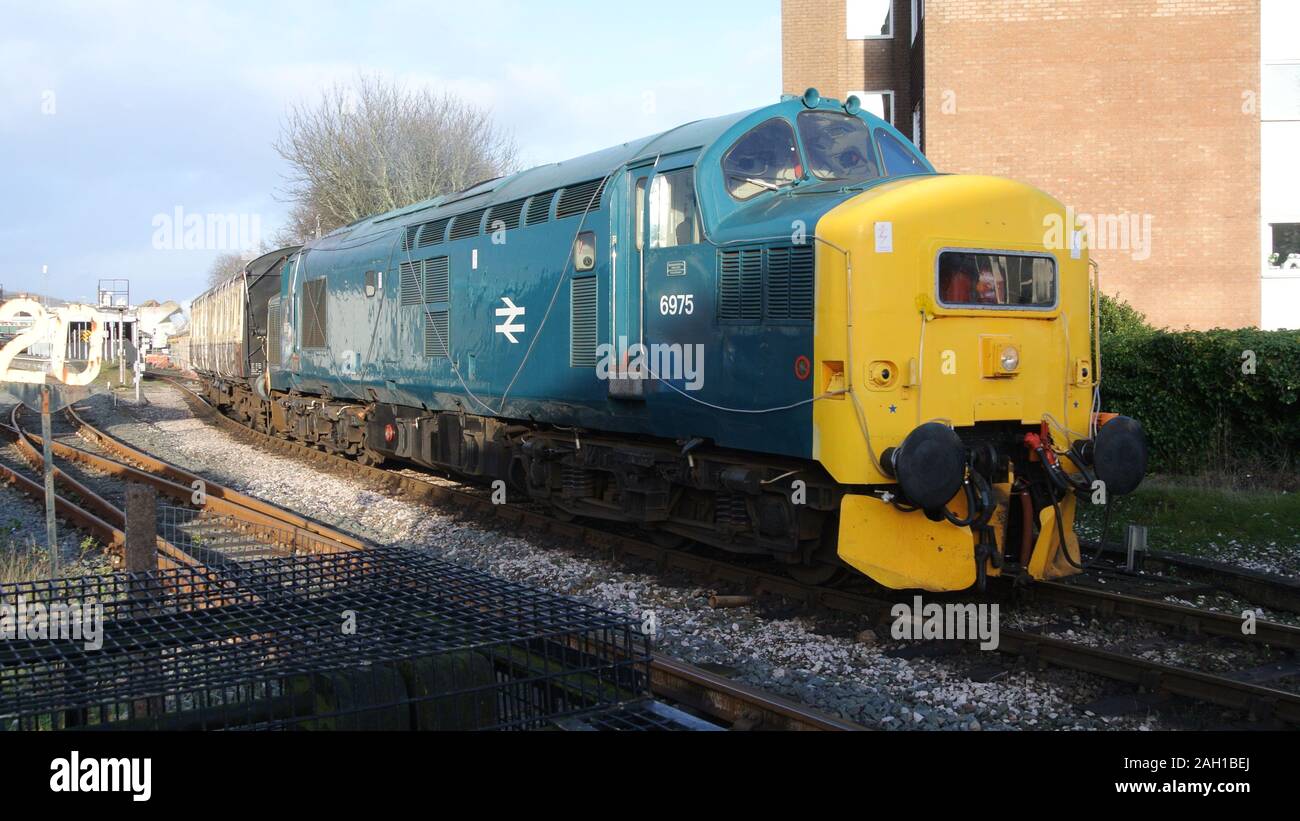 Ein BRKlasse 37 vollelektrischer Lokomotive. Diese Lokomotive wird
