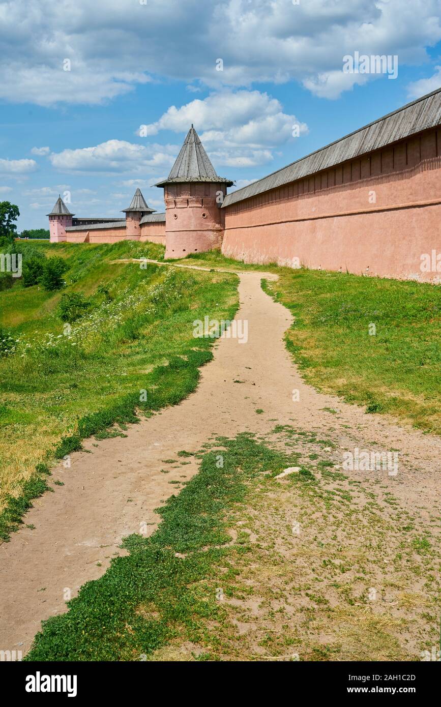 St. Euthymius Kloster. Goldener Ring Russlands, der antiken Stadt Suzdal, Wladimir, Russland. Sommer Stockfoto
