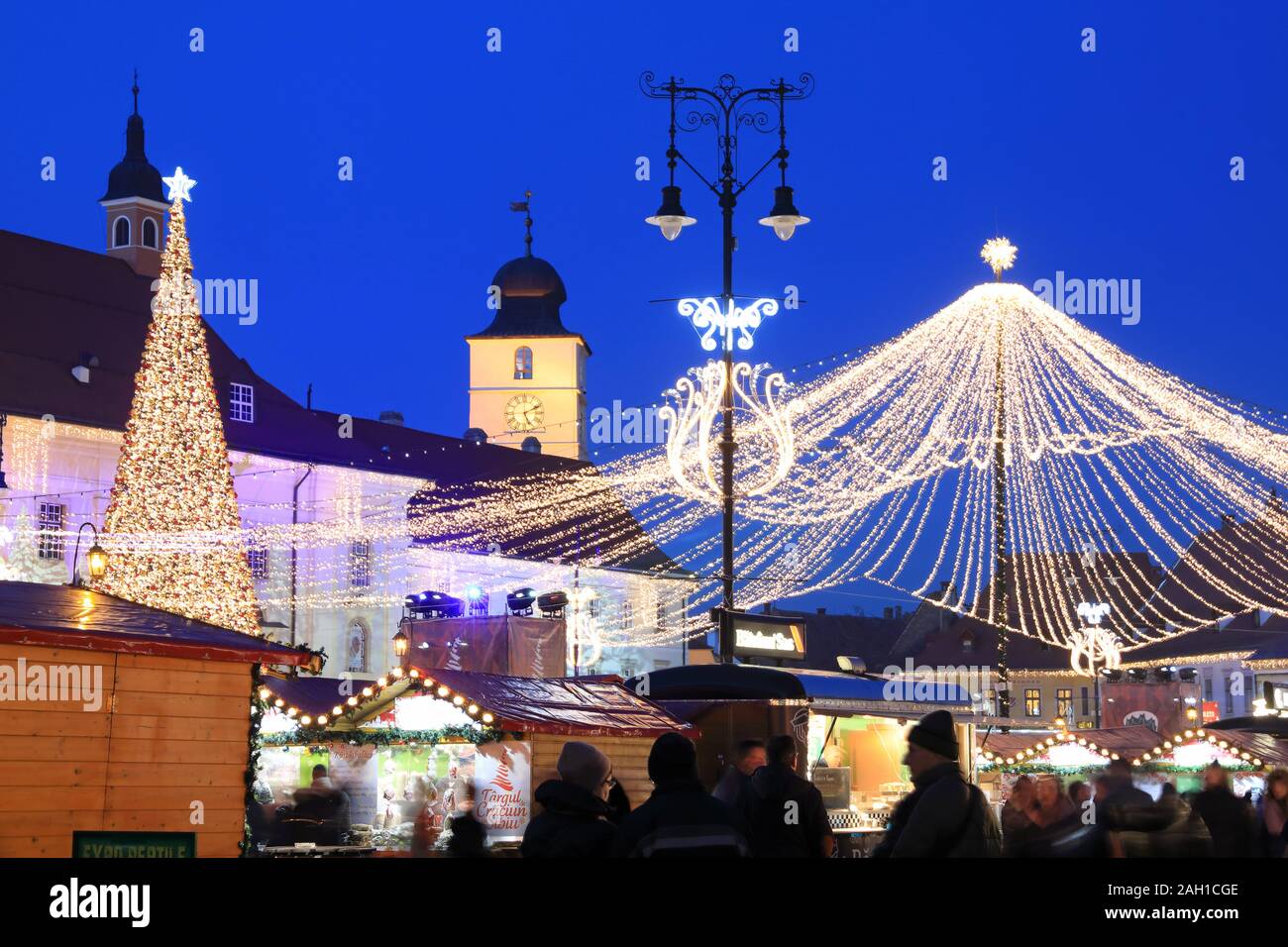 Weihnachtsbeleuchtung in den Großen Platz in Hermannstadt, Siebenbürgen, Rumänien Stockfoto