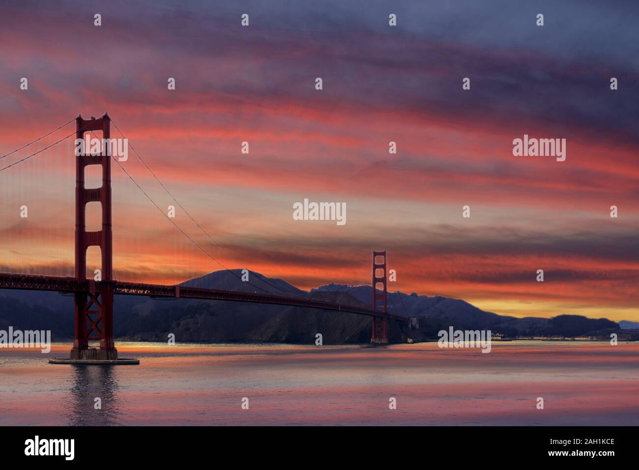 Sonnenuntergang an der Golden Gate Bridge Stockfoto