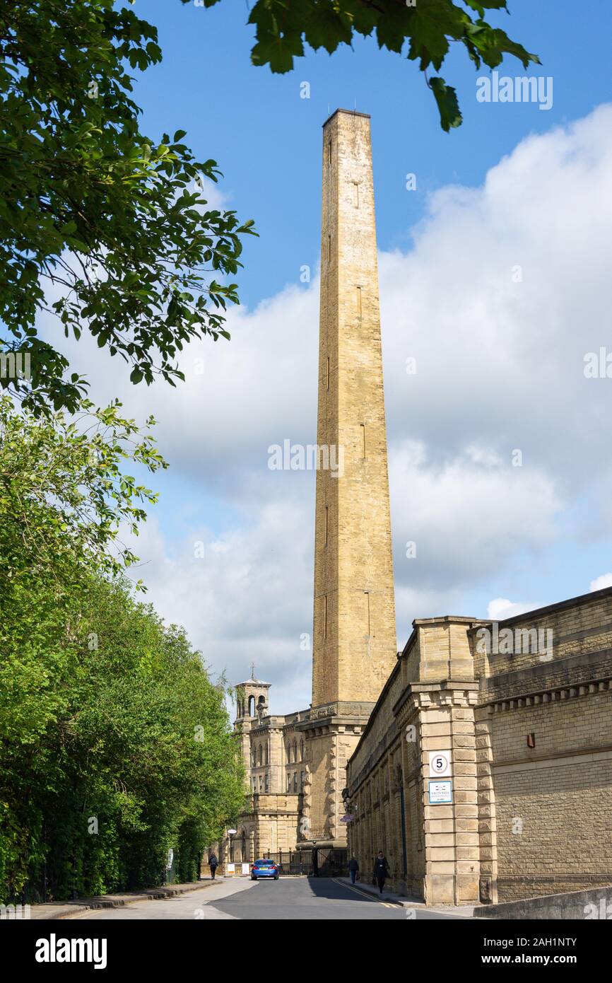 Schornstein an Salze Mühle stack. Saltaire Weltkulturerbe Dorf, Shipley, Stadt von Bradley, West Yorkshire, England, Großbritannien Stockfoto