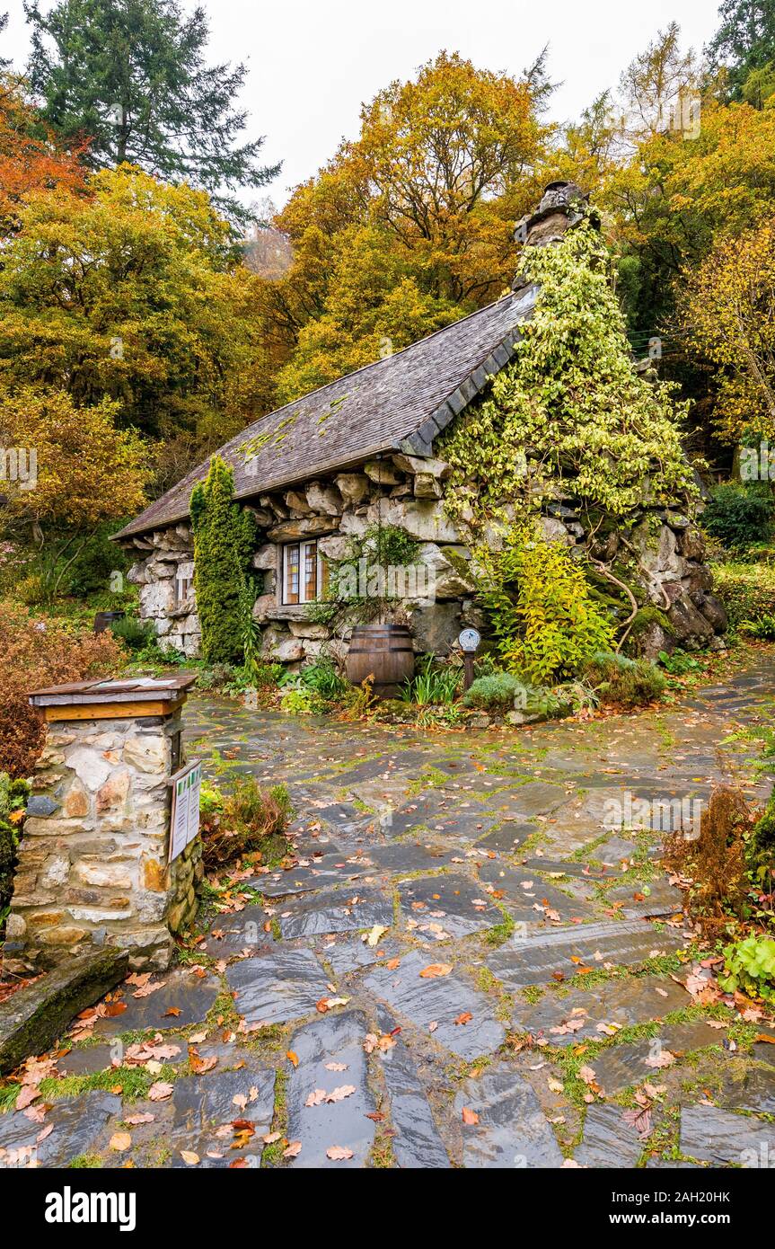 Ty Hyll das hässliche Haus Betws y Coed Snowdonia National Park in Nordwales Gwynedd GROSSBRITANNIEN GROSSBRITANNIEN Stockfoto