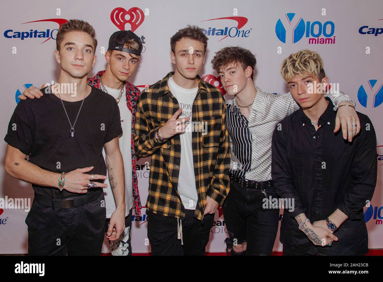 Sonnenaufgang in den Vereinigten Staaten. 22 Dez, 2019. (L-R) Daniel Seavey, Corbyn Besson, Jona Marais, Zachary Herron und Jack Avery, warum tun wir uns nicht an der iHeartRadio Y 100 Jingle Ball im BB&T Center kommt am 22. Dezember 2019 in Sunrise, Florida. Credit: Foto Access/Alamy leben Nachrichten Stockfoto