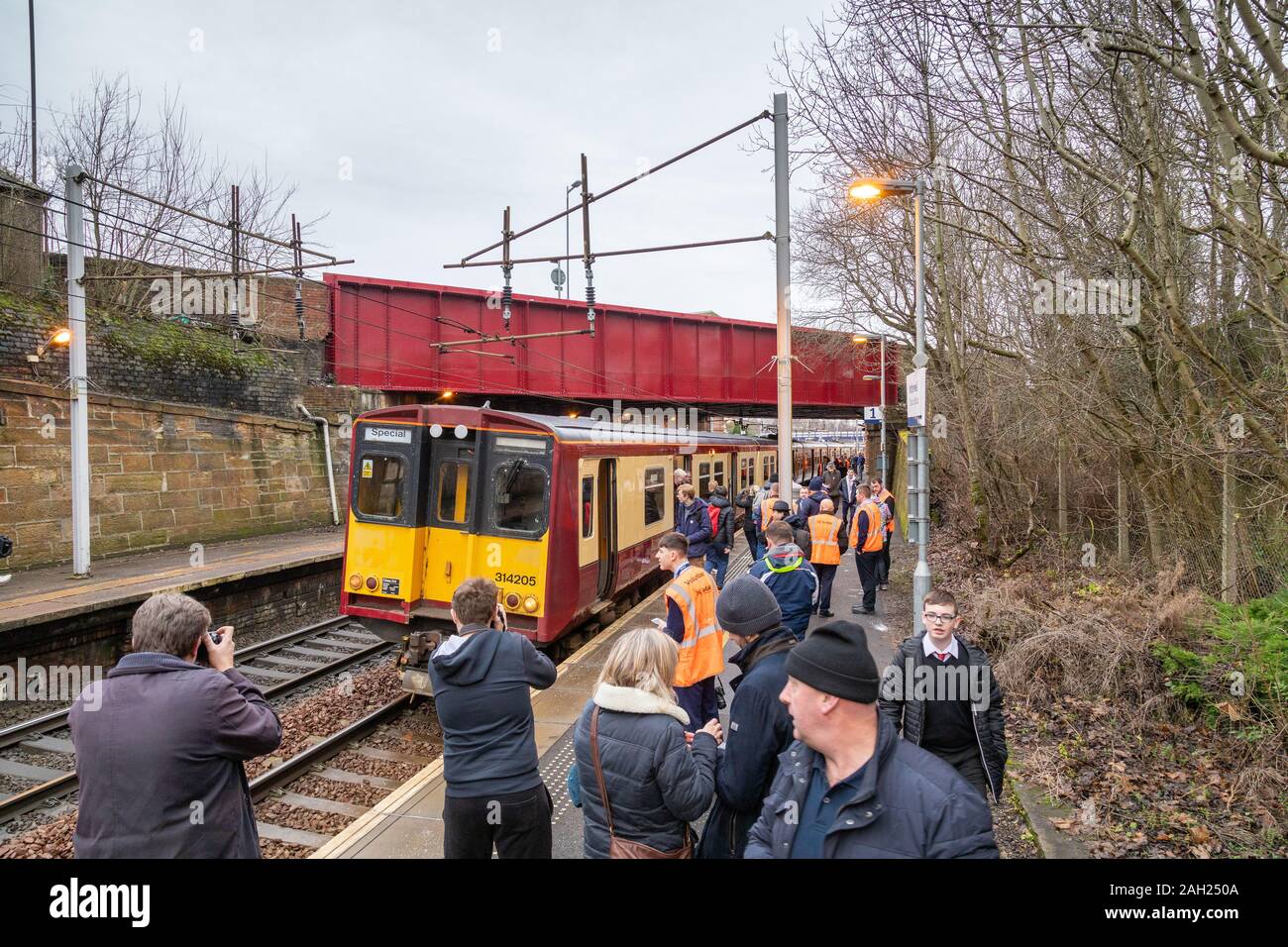 Am Mittwoch, den 18. Dezember 2019 Scotrail betrieben eine Klasse 314 elektrische Zug Farewell Tour Die retiral dieses Zuges Klasse nach 40 Jahren mark Stockfoto