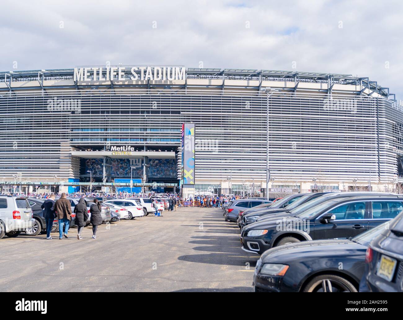 East Rutherford, New Jersey - Dezember 15, 2019: MetLife Stadium Parkplatz während eines New York Giants Spiel. Stockfoto