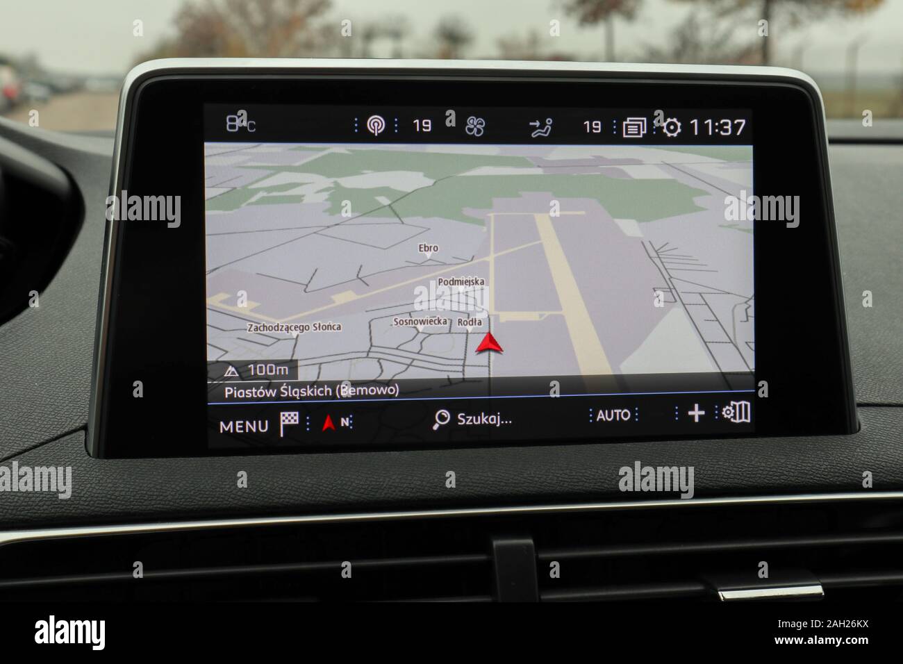 2019 Peugeot 3008 1.2 130 S $ S A/T (SUV) - Satellitennavigation (GPS  Stockfotografie - Alamy