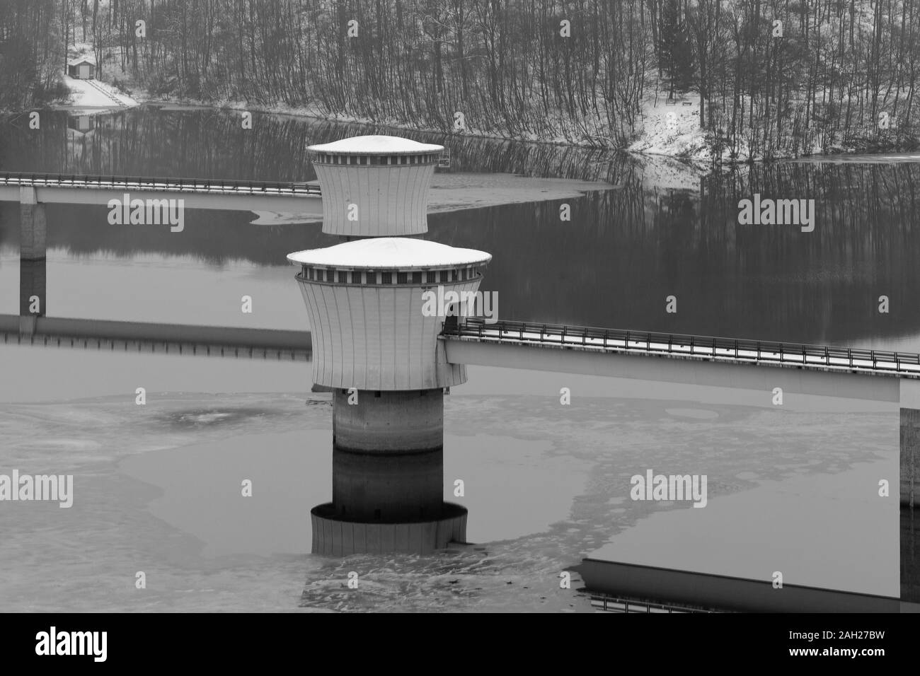 Wasserbecken in der Nähe von Verviers Belgien, dessen Wasser der Wollindustrie diente Stockfoto