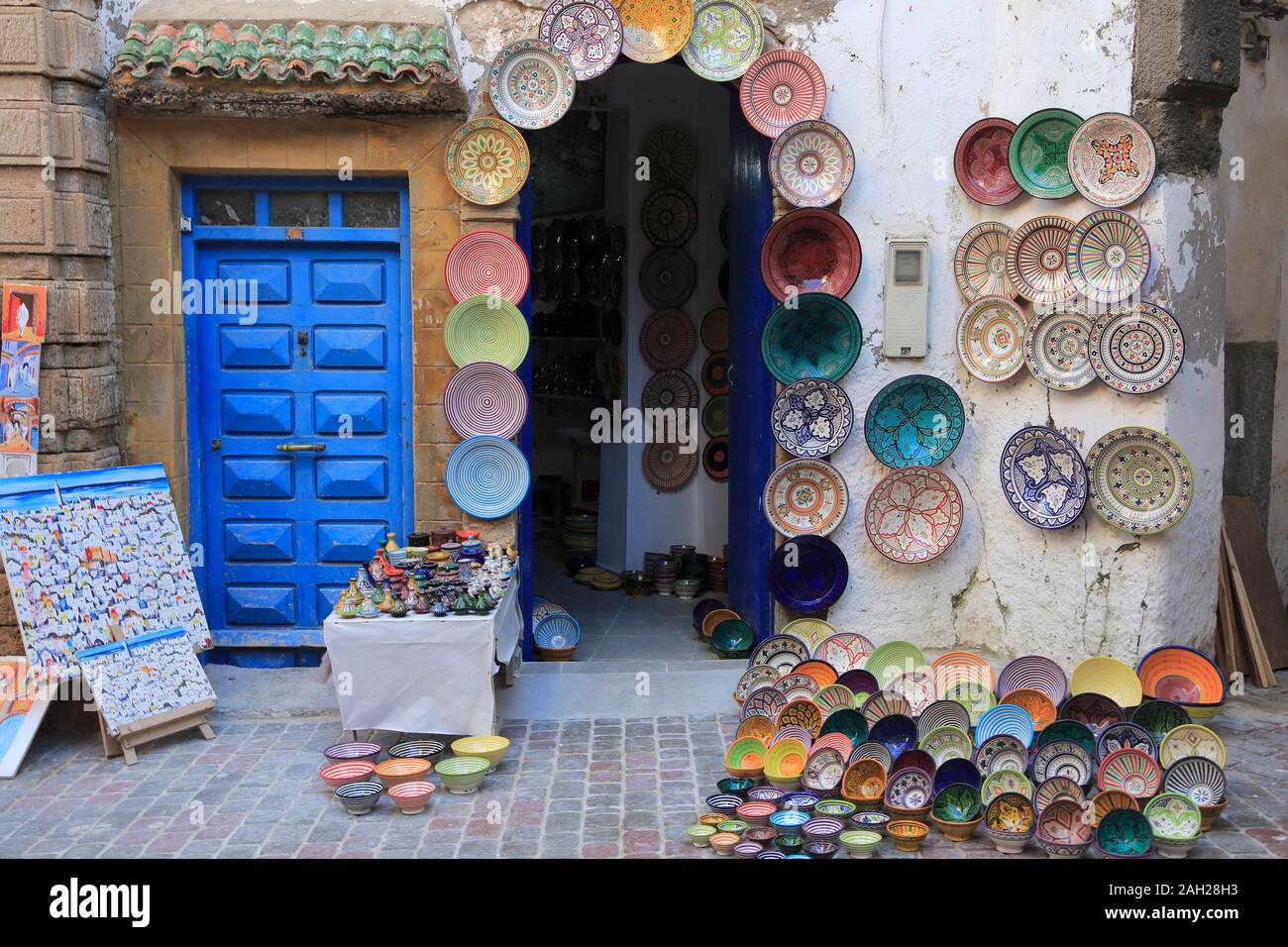 Keramik, Handwerker Markt unterhalb der Stadtmauern, Medina, UNESCO-Weltkulturerbe, Essaouira, Marokko, Nordafrika Stockfoto