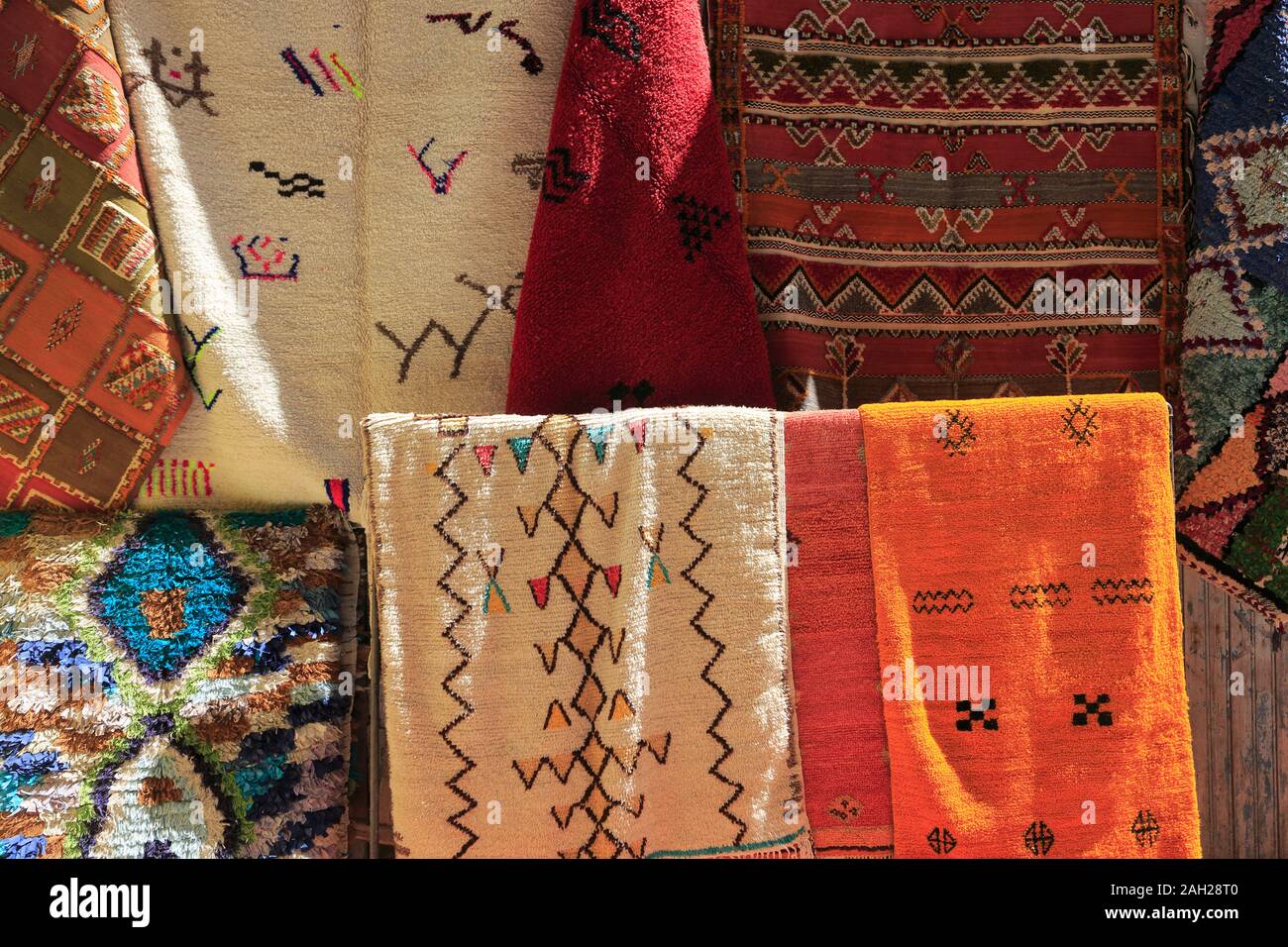Teppiche für Verkauf, Markt, Souk, Medina, UNESCO-Weltkulturerbe, Essaouira, Marokko, Nordafrika Stockfoto