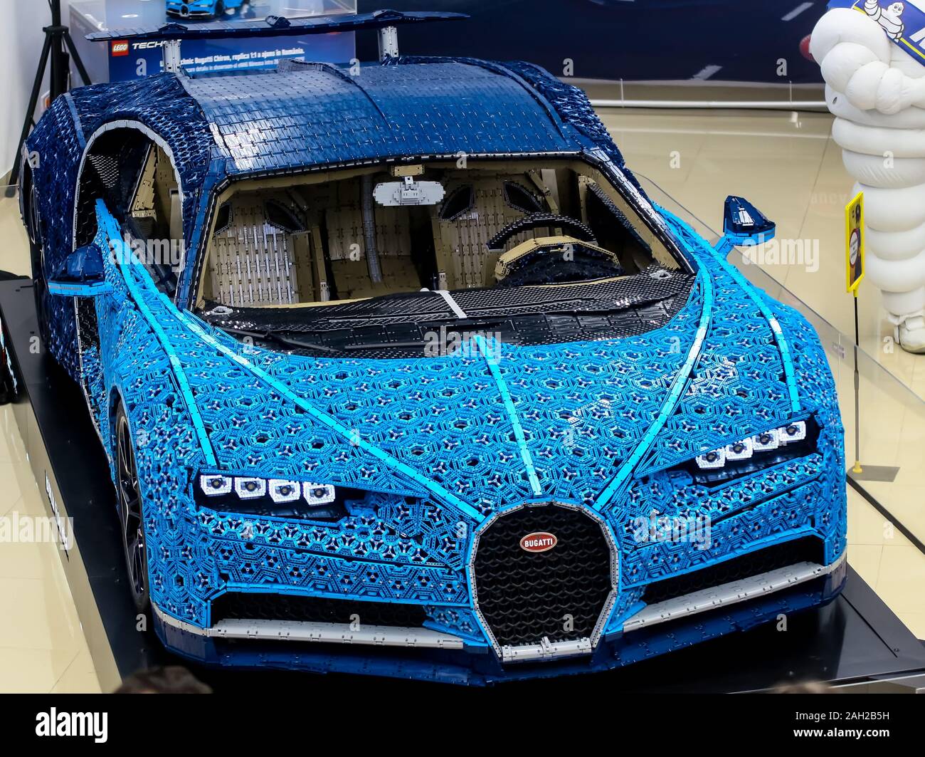 Bukarest, Rumänien - September 26, 2019: ein full-size Bugatti Chiron komplett aus Lego Steinen ist der Öffentlichkeit im Rahmen einer Pressekonferenz im Buch vorgestellt Stockfoto