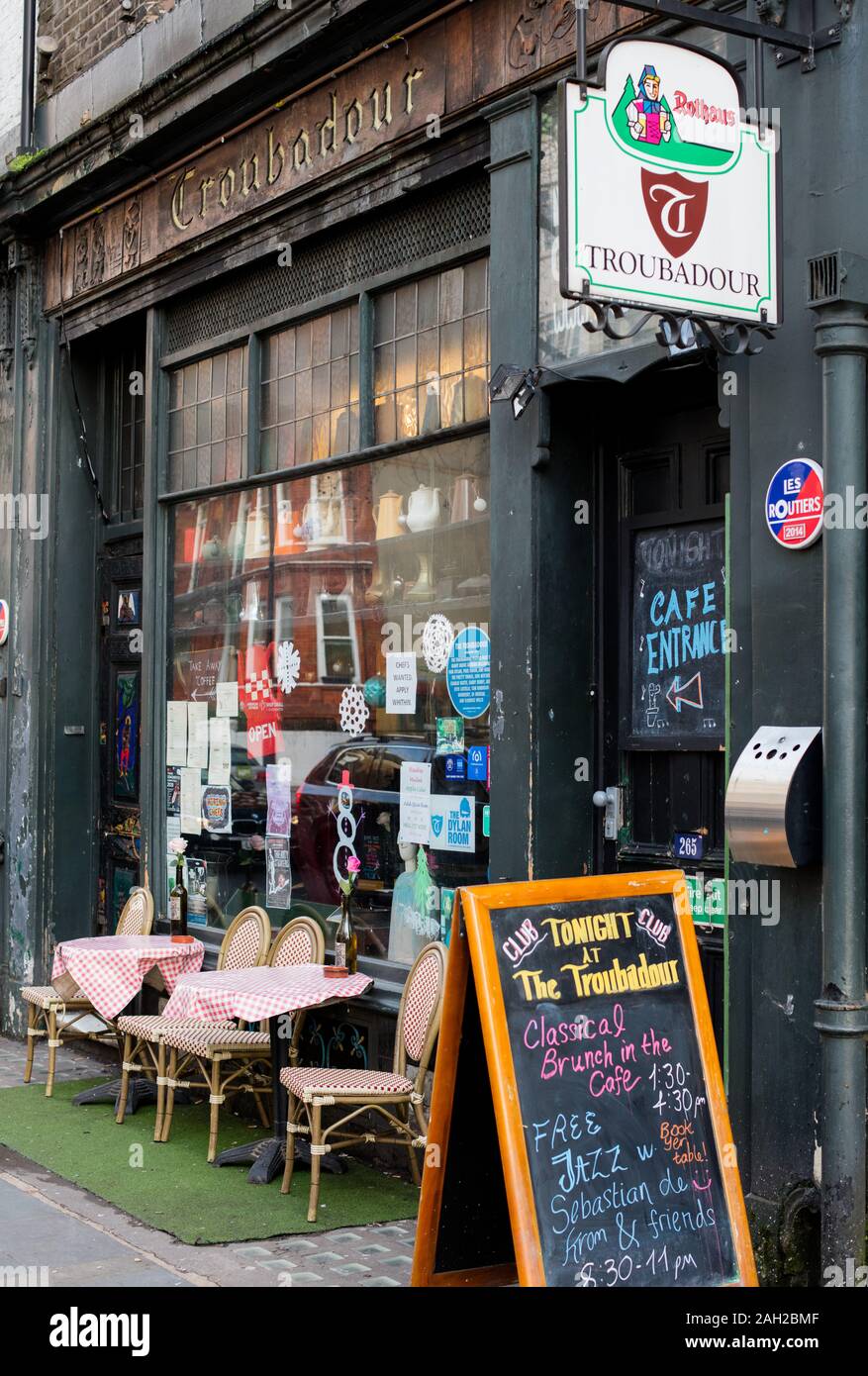 Fassade der Troubadour Cafe auf der Old Brompton Road, Kensington, London Stockfoto