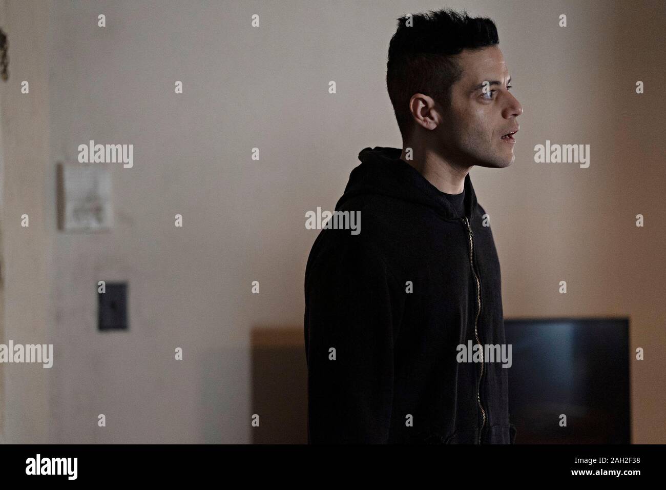 RAMI MALEK in Herrn Roboter (2015), unter der Regie von SAM ESMAIL. Temporada 4. Quelle: UNIVERSAL KABEL PRODUKTIONEN/Album Stockfoto