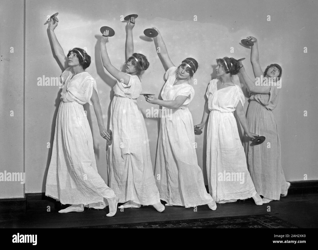 Datum: 1910-1915 - Suffragette Kugel - Gr. Cymball Tanz Stockfoto