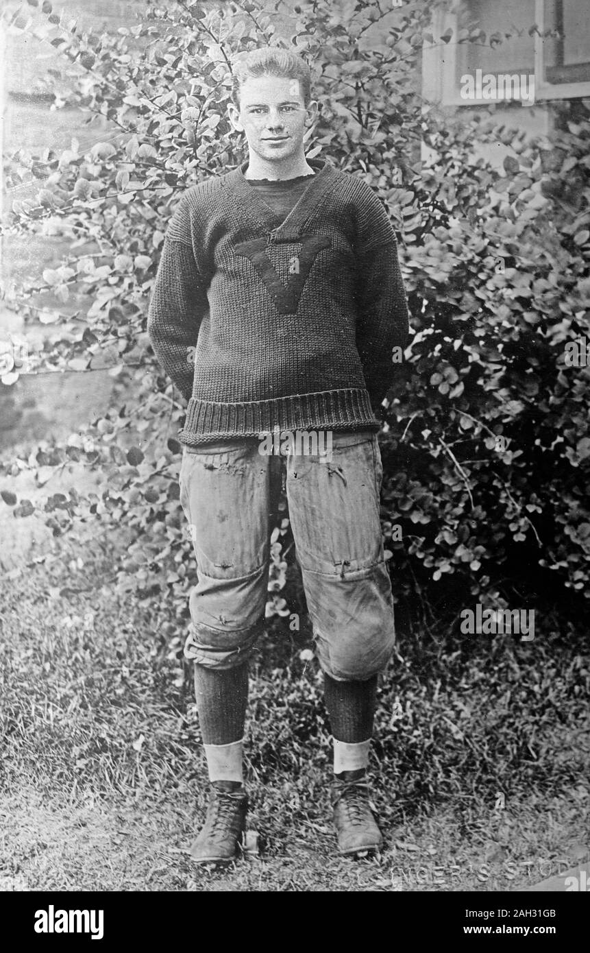 Historische Fußballspieler - Robert Kent Gooch der Virginia Cavaliers Fußballmannschaft am 21. Oktober 1912. Stockfoto