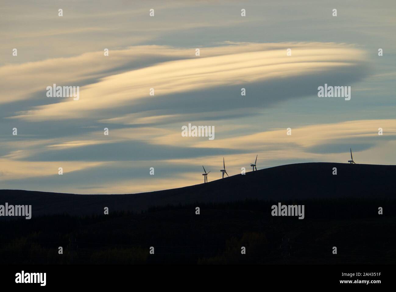Lenticular Wolkenbildung Easter Ross Schottland Großbritannien Stockfoto