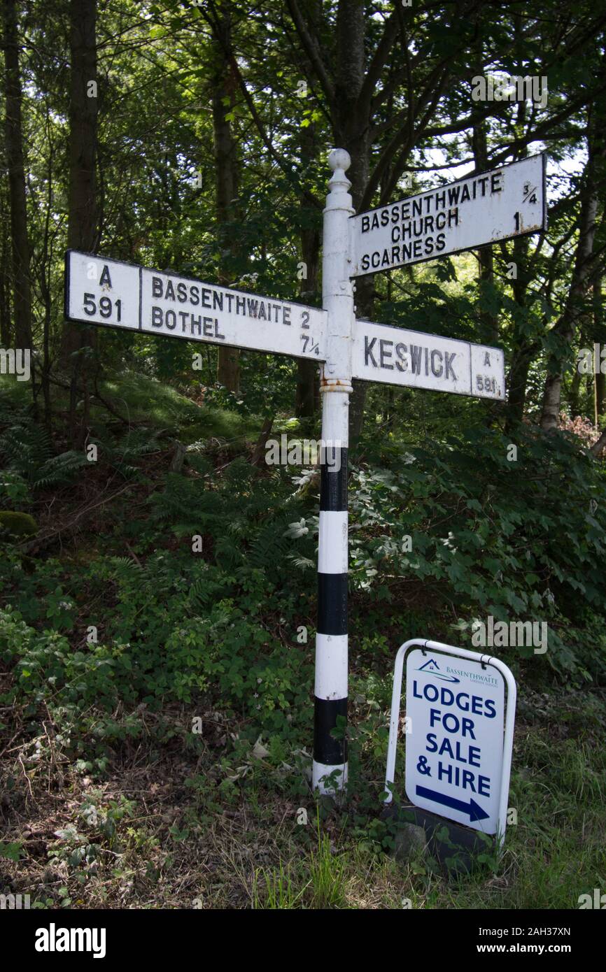 Sign post Bassenthwaite Bothel Keswick Scarness Lake District Cumbria Stockfoto