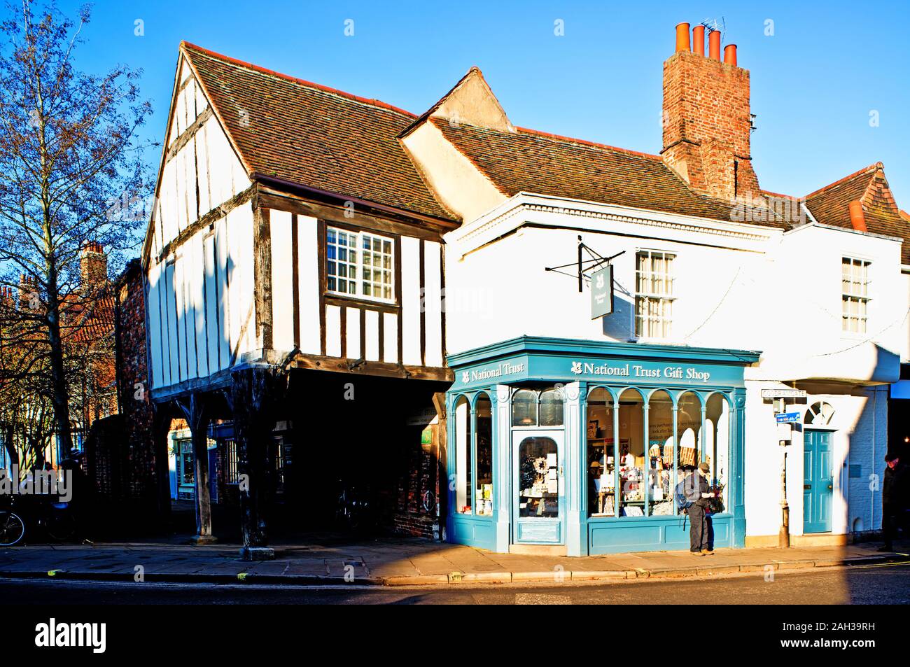 National Trust Geschenk Shop, Goodramgate, York, England Stockfoto