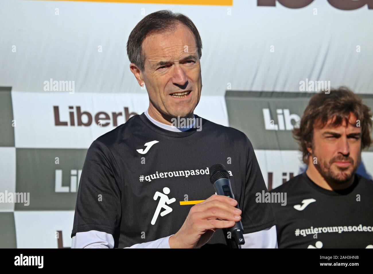 La Morgal, Spanien. 24 Dez, 2019. La Morgal, SPANIEN: Der CEO von Liberbank, Manuel Menéndez Medien nimmt während der IX Solidarität Rennen Fernando Alonso Stiftung Liberbank am Fernando Alonso in La Morgal, Spanien am 24. Dezember 2019 statt. (Foto von Alberto Brevers/Pacific Press) Quelle: Pacific Press Agency/Alamy leben Nachrichten Stockfoto