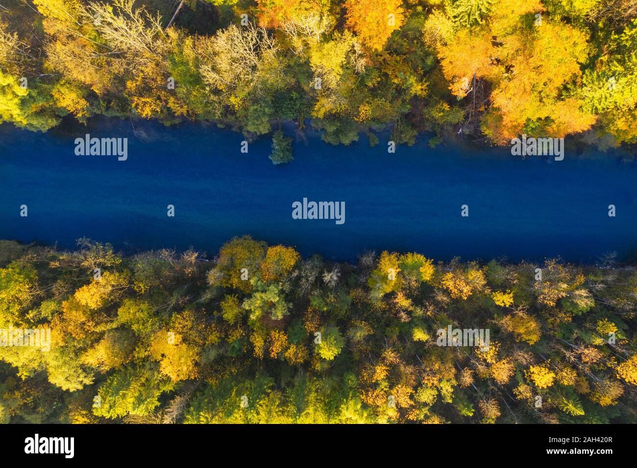 Deutschland, Bayern, Oberbayern, Ansicht von Oben der Loisach River Stockfoto