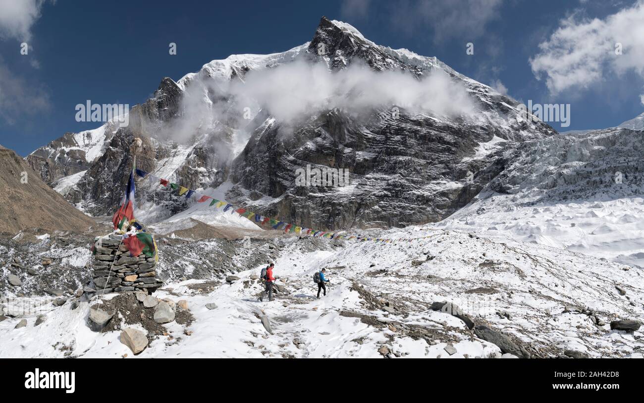 Chonbarden Gletscher, Tukuche Peak, Dhaulagiri Circuit Trekking, Himalaya, Nepal Stockfoto
