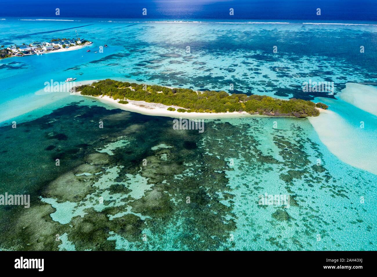 Malediven, Süd Male Atoll Kaafu Atoll, Luftaufnahme von kleinen Inseln und Riffs Stockfoto
