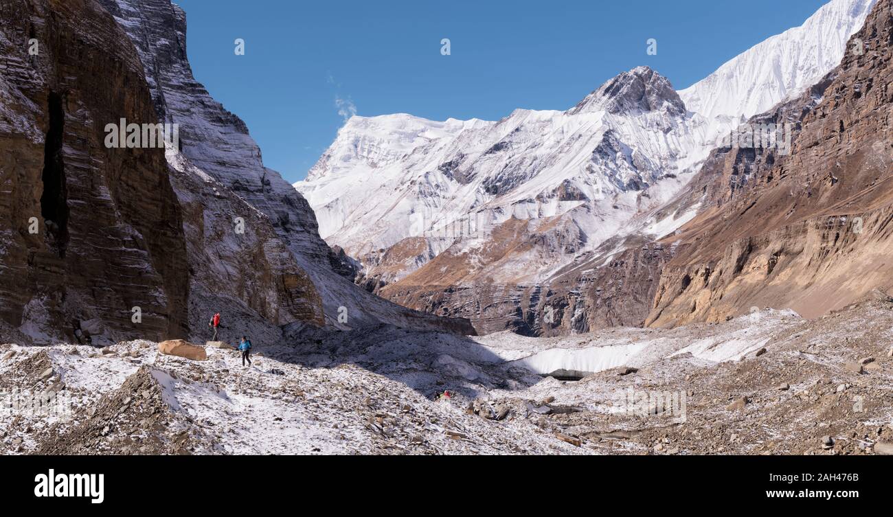 Chonbarden Gletscher, Dhaulagiri Circuit Trekking, Himalaya, Nepal Stockfoto