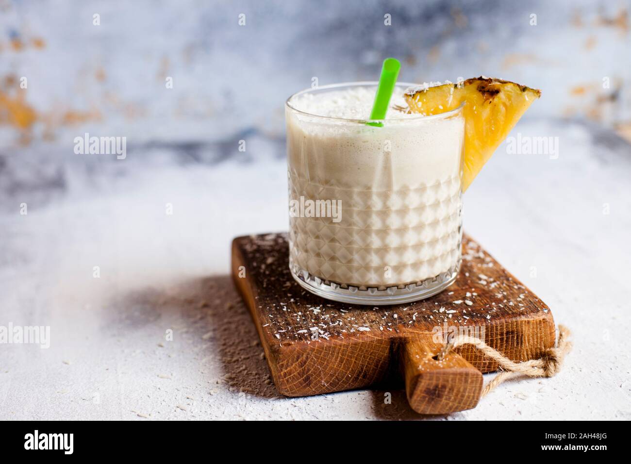 Zuckerfrei Pineapple Coconut smoothie Stockfoto