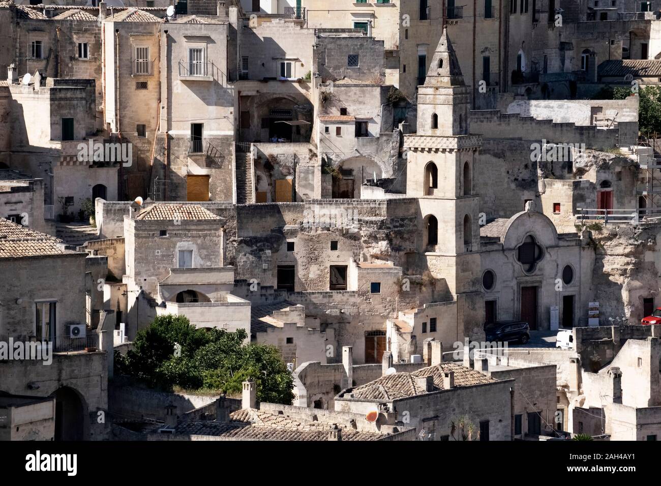 Italien, Basilicata, Potenza, Blick auf die Altstadt mit San Pietro Barisano Kirche Stockfoto