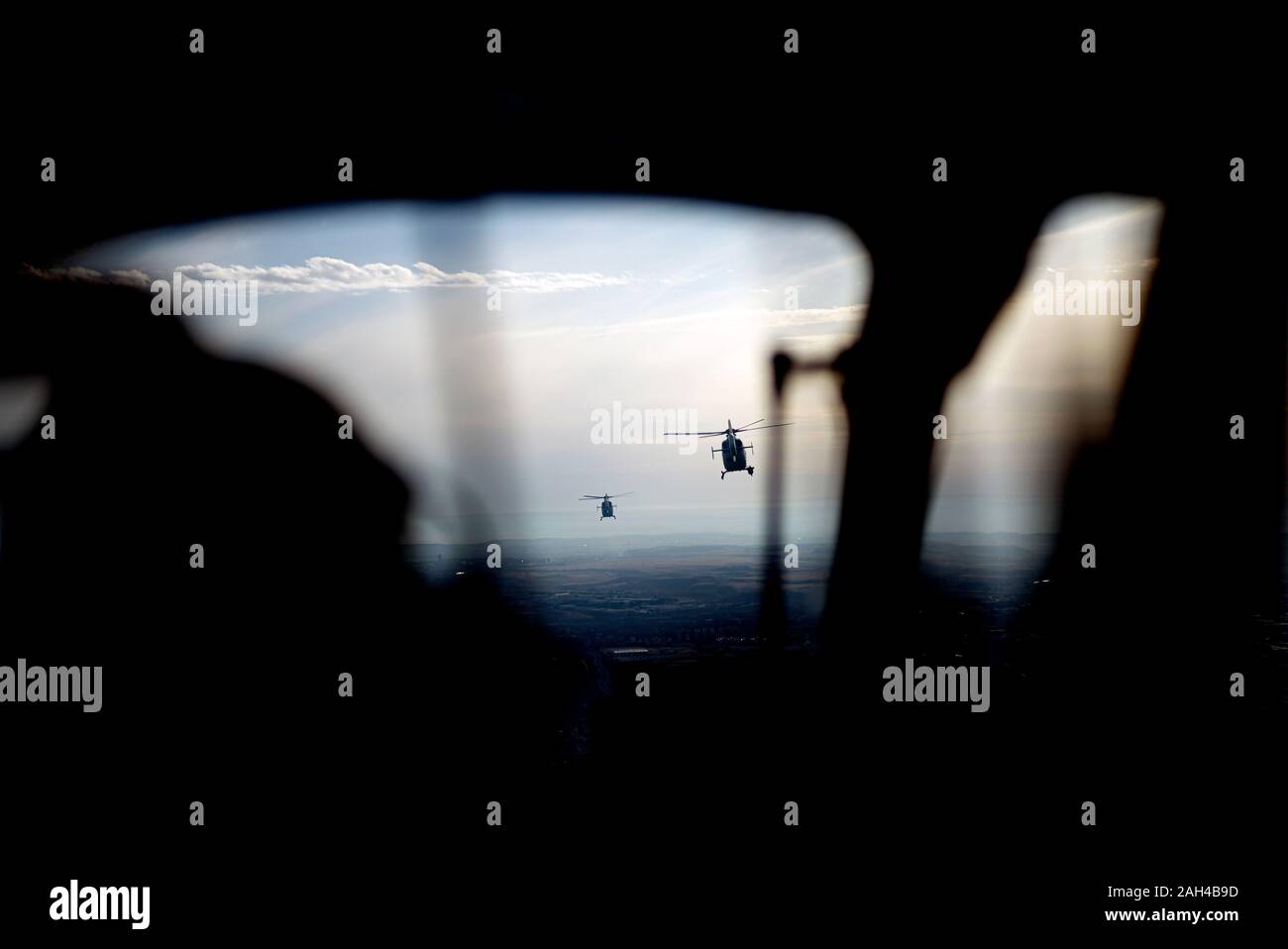 Spanien, Madrid, Polizei Hubschrauber von innen gesehen Stockfoto