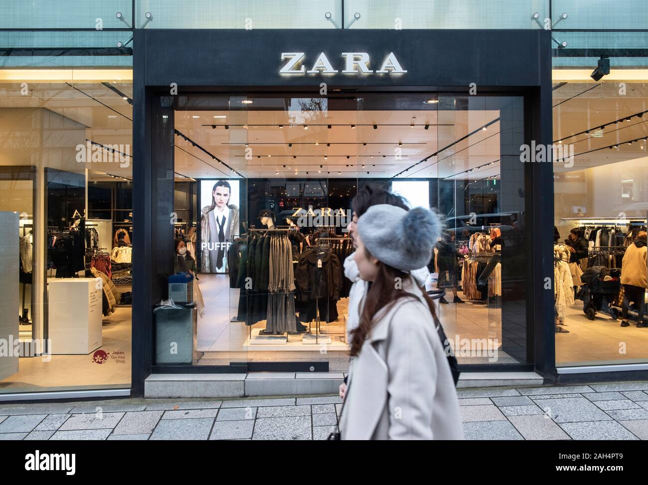 Spanische multinationale Kleidung Design Handelsunternehmen von Inditex Zara Store in Tokyo, Japan gesehen. Stockfoto