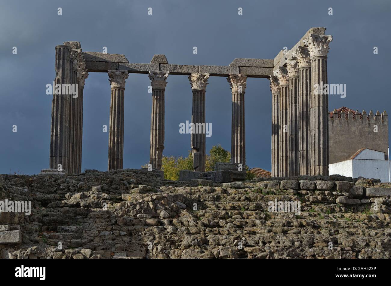 Römische Tempel von Evora, berühmte historische Wahrzeichen in Alentejo, Portugal Stockfoto