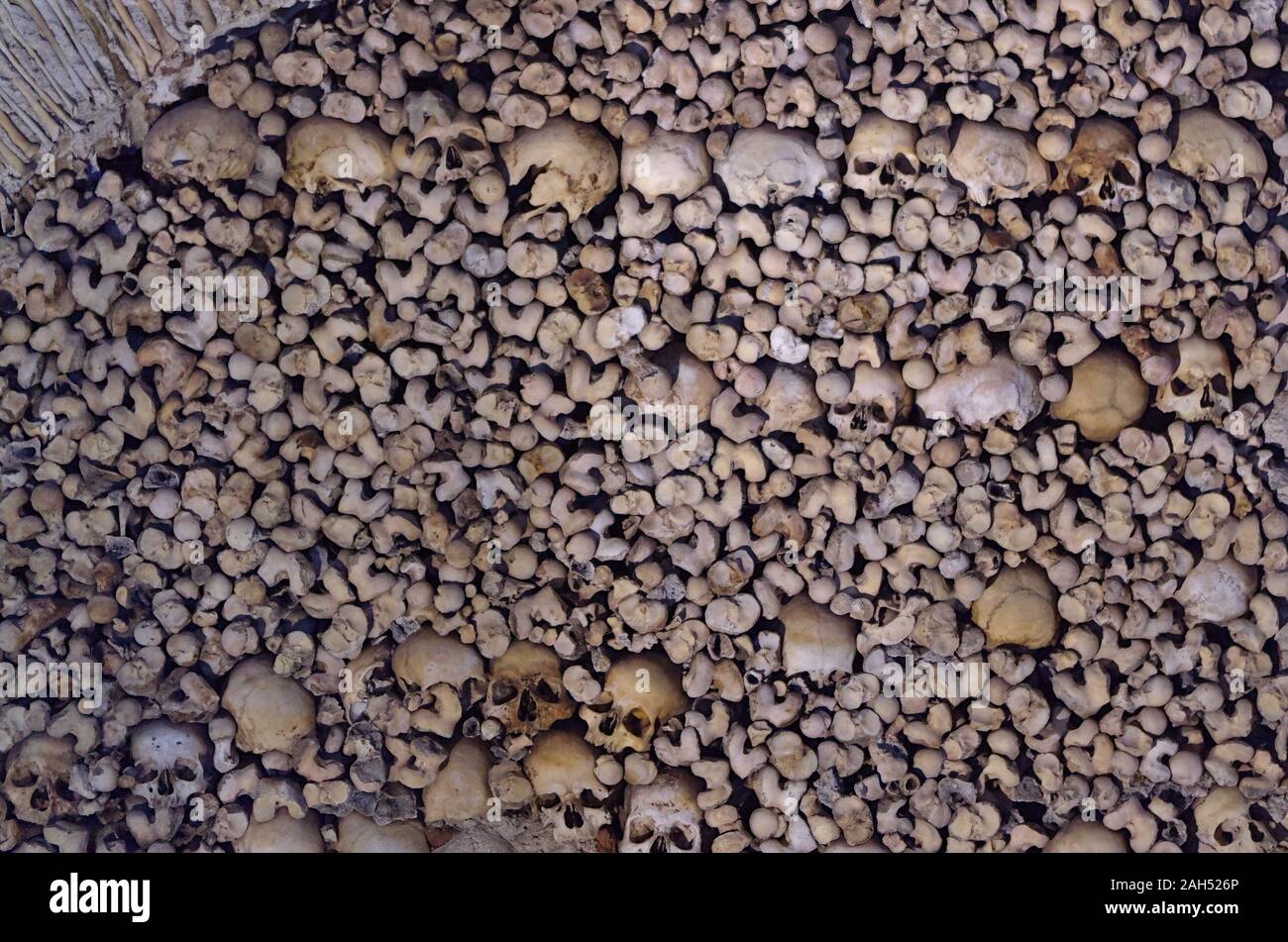 Wand, mit Knochen in der Kapelle der Knochen in Évora, Alentejo, Portugal Stockfoto