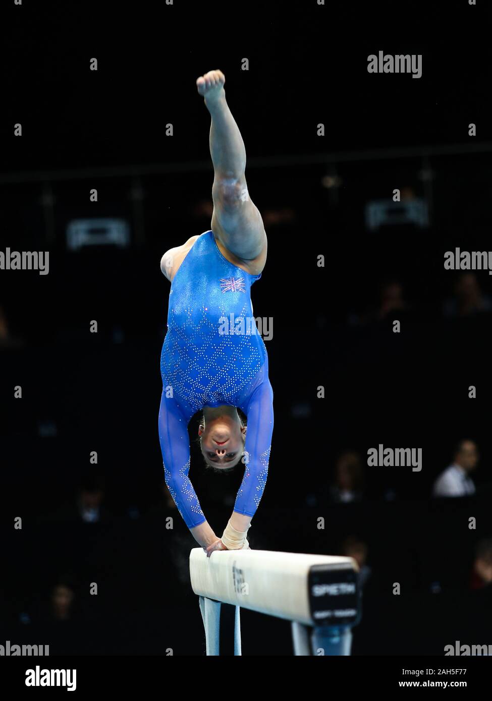 Stettin, Polen, 11. April 2019: Amelie Morgan von Großbritannien konkurriert auf dem Schwebebalken während des Europäischen künstlerischen Gymnastik Meisterschaften Stockfoto