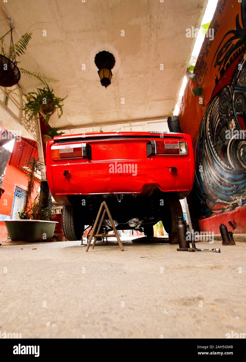 Street Garage. La Havanna. Kuba Stockfoto