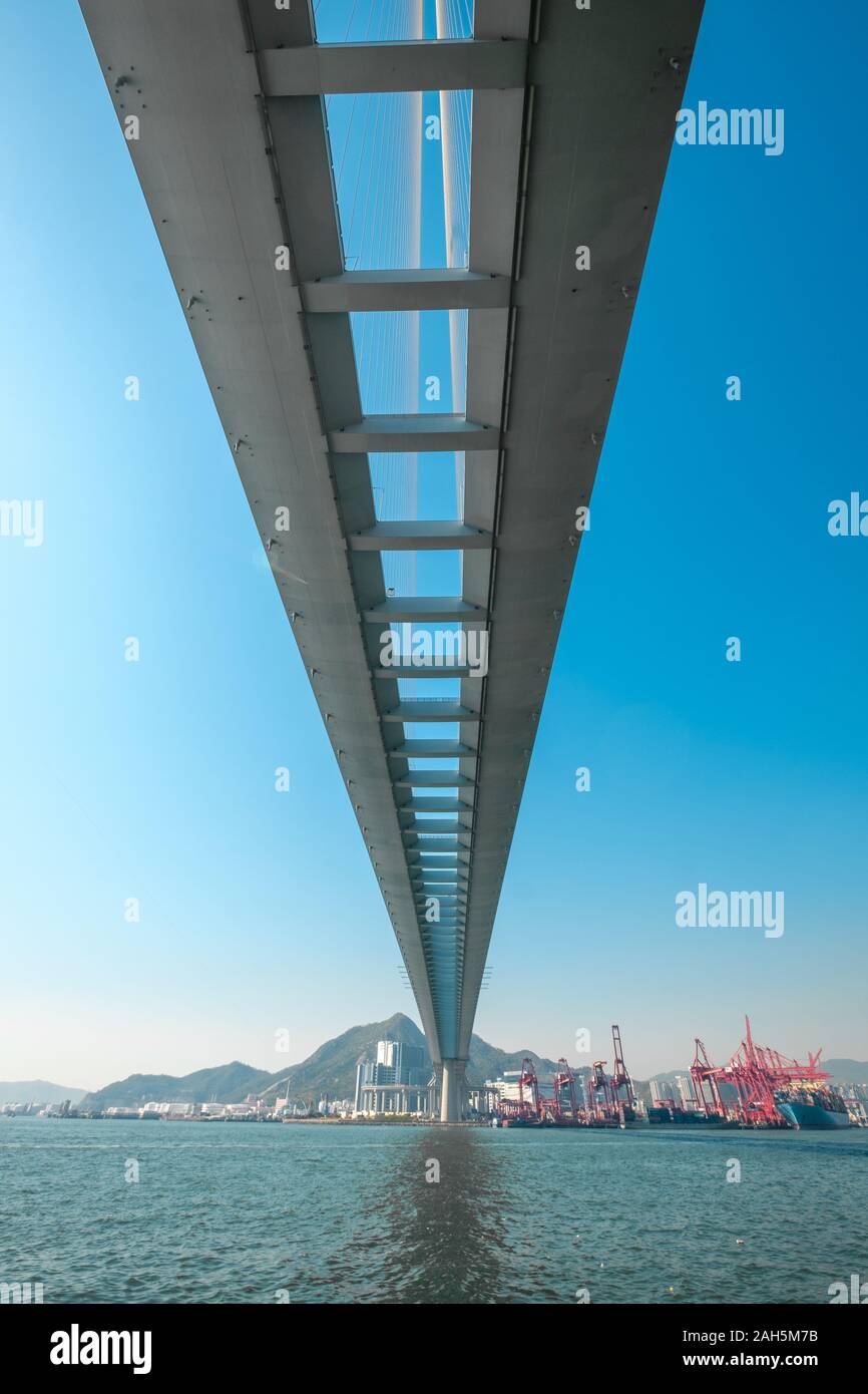 Brücke über den Ozean, Hochstraße über Wasser, HongKong Stockfoto