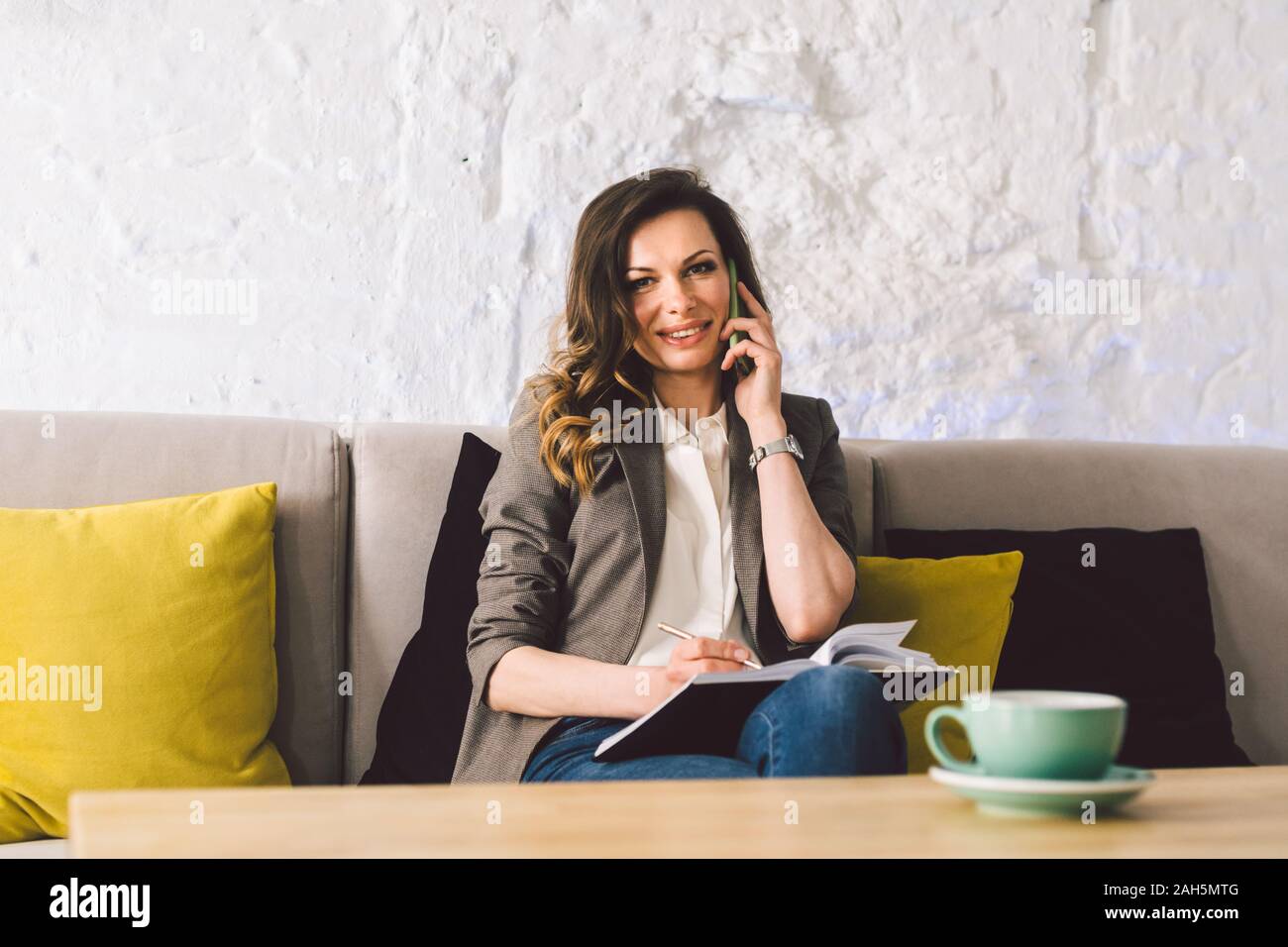 Coffee Shop Mitarbeiter Stockfotos und bilder Kaufen Alamy