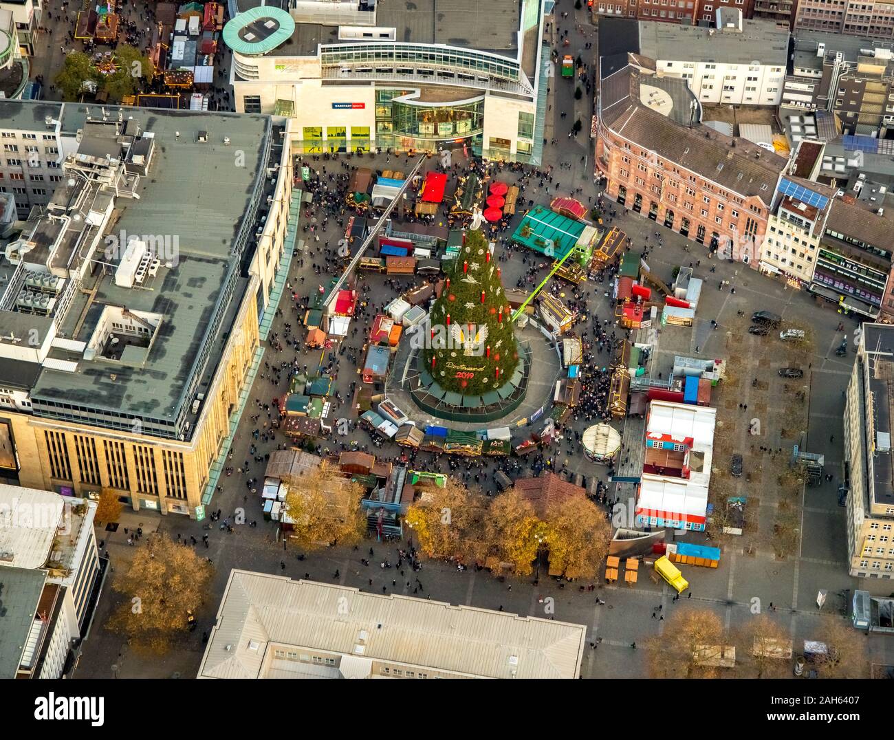 Luftbild, Weihnachtsmarkt, das größte Weihnachtsbaum der