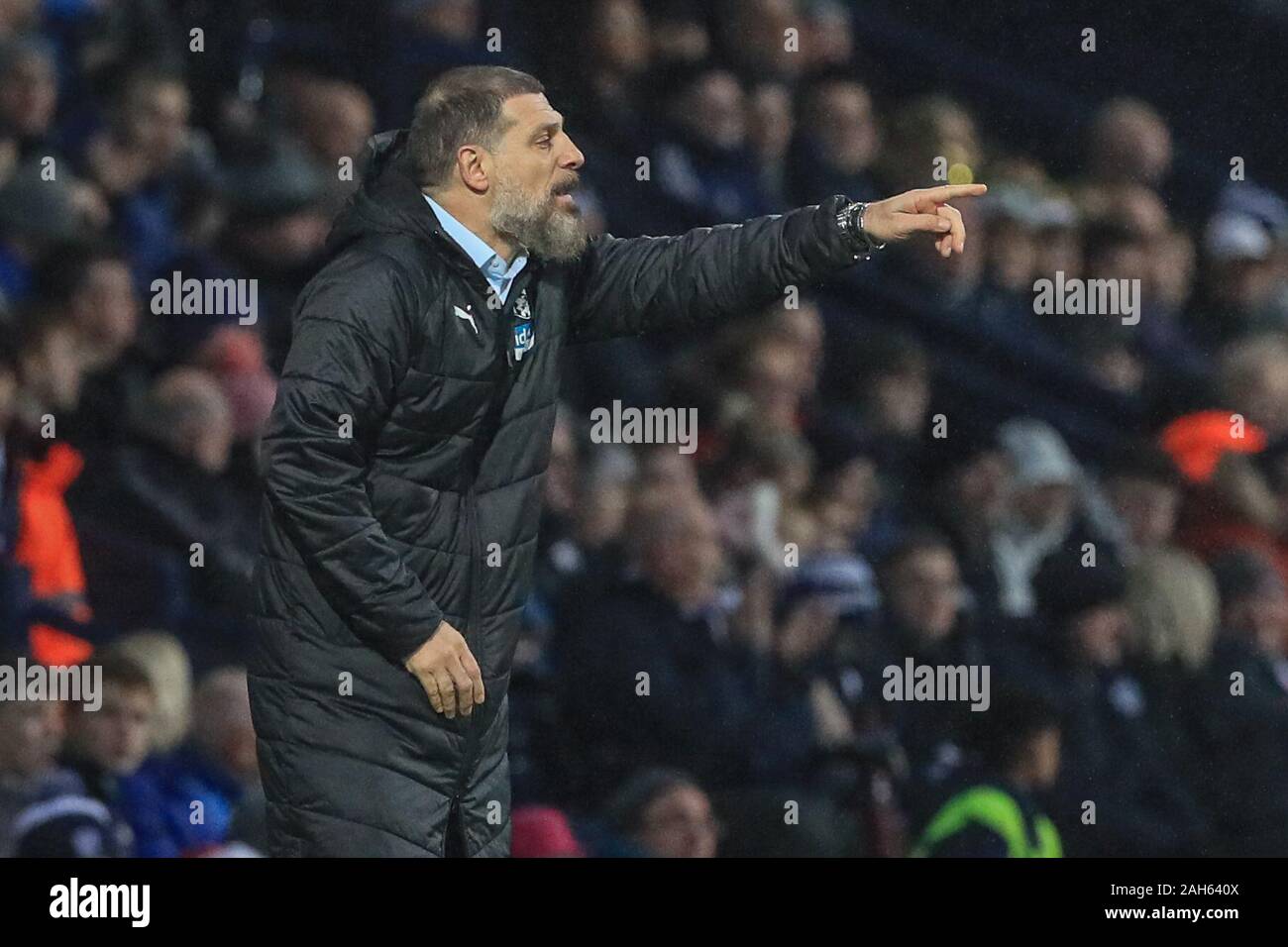 21. Dezember 2019, der Weißdorn, West Bromwich, England; Sky Bet Meisterschaft, West Bromwich Albion v Brentford: Slaven Bilic Manager von West Bromwich Albion gibt seinem Team Anweisungen Credit: Mark Cosgrove/News Bilder Stockfoto