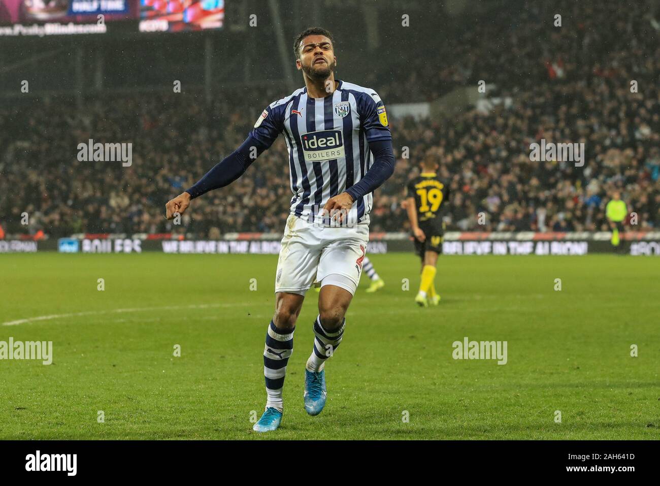 21. Dezember 2019, der Weißdorn, West Bromwich, England; Sky Bet Meisterschaft, West Bromwich Albion v Brentford: Darnell Furlong (2) von West Bromwich Albion feiert sein Ziel es 1-1 Credit: Mark Cosgrove/News Bilder zu machen Stockfoto