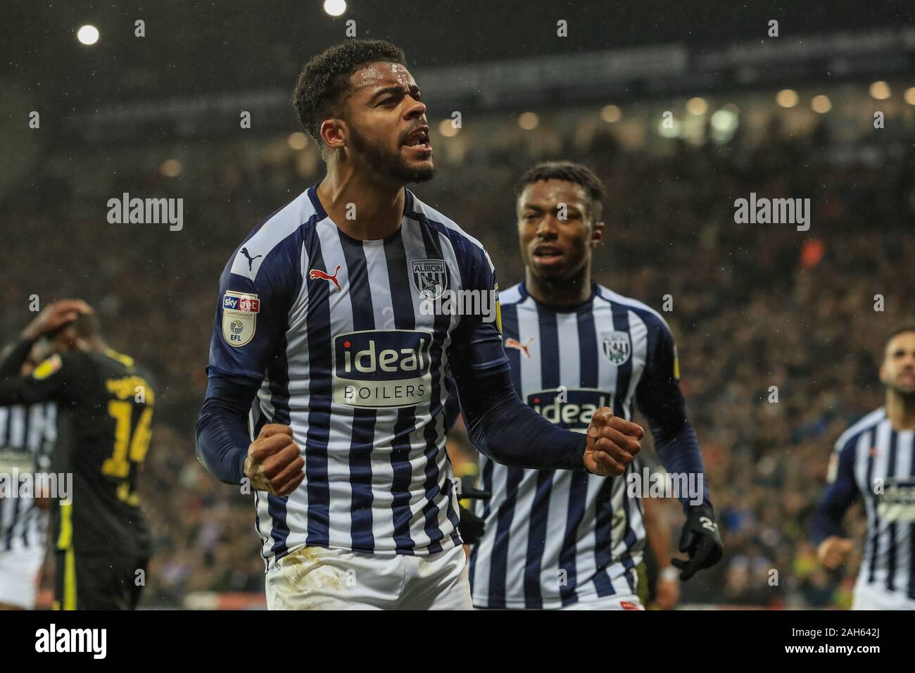 21. Dezember 2019, der Weißdorn, West Bromwich, England; Sky Bet Meisterschaft, West Bromwich Albion v Brentford: Darnell Furlong (2) von West Bromwich Albion feiert sein Ziel es 1-1 Credit: Mark Cosgrove/News Bilder zu machen Stockfoto