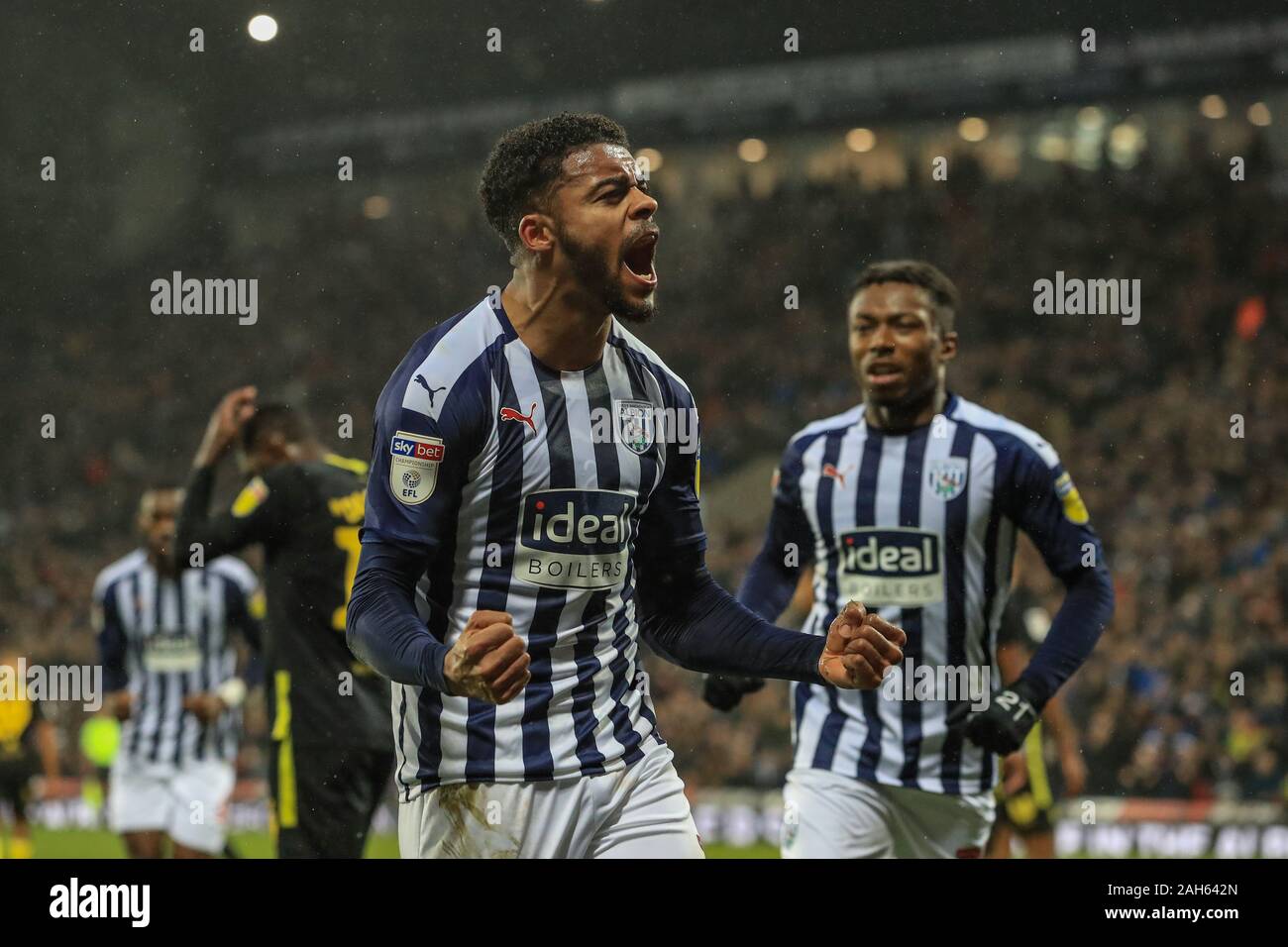 21. Dezember 2019, der Weißdorn, West Bromwich, England; Sky Bet Meisterschaft, West Bromwich Albion v Brentford: Darnell Furlong (2) von West Bromwich Albion feiert sein Ziel es 1-1 Credit: Mark Cosgrove/News Bilder zu machen Stockfoto