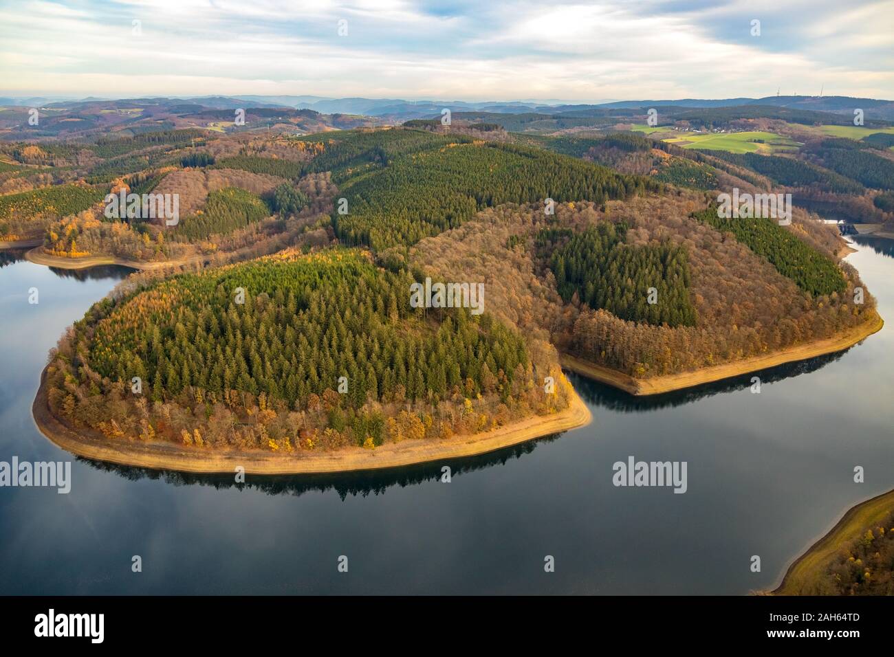 Luftbild, Versetal Dam, geringe Wasser bei der Bank, Lüdenscheid, Märkischer Kreis, Sauerland, Nordrhein-Westfalen, Deutschland, DE, Europa, Herbst, Stockfoto