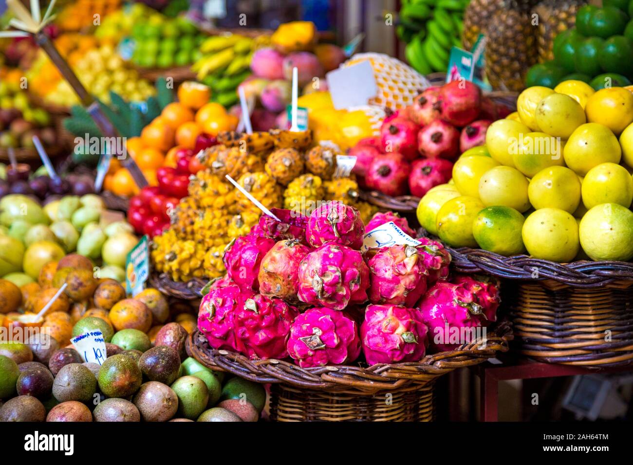 Exotische Früchte auf dem Mercado dos Lavradores, Funchal, Madeira Stockfoto