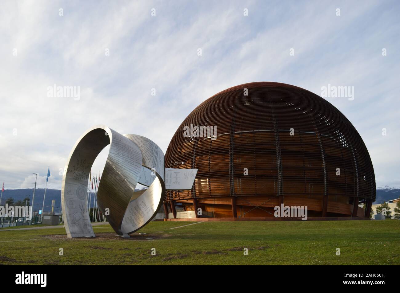 Genf, Schweiz. 21. Dezember 2019. The Globe of Science and Innovation (CERN), Europäische Organisation für Kernforschung. Stockfoto