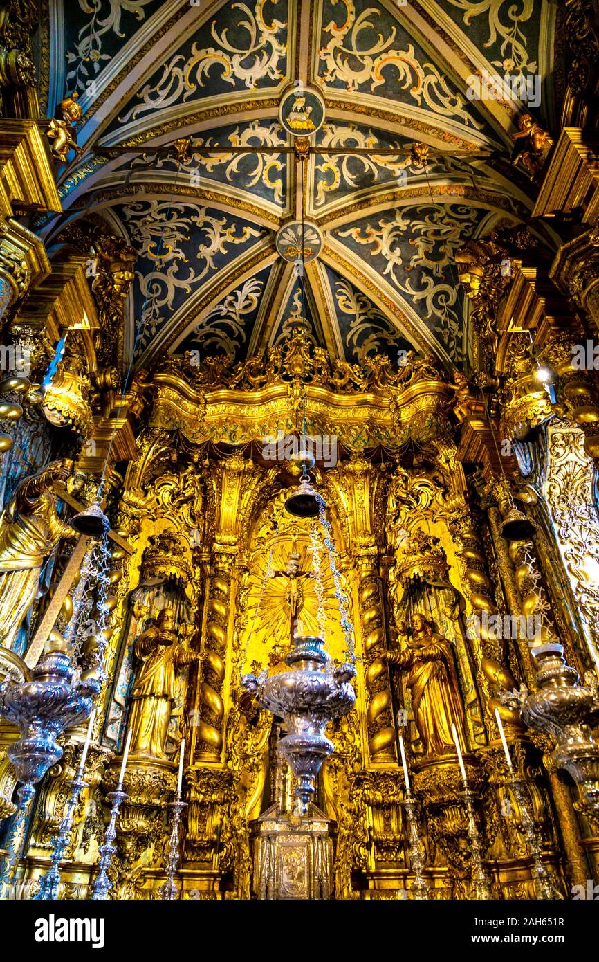 Opulentes goldenes Innere der Kathedrale unserer Lieben Frau von Mariä Himmelfahrt, Madeira, Portugal Stockfoto