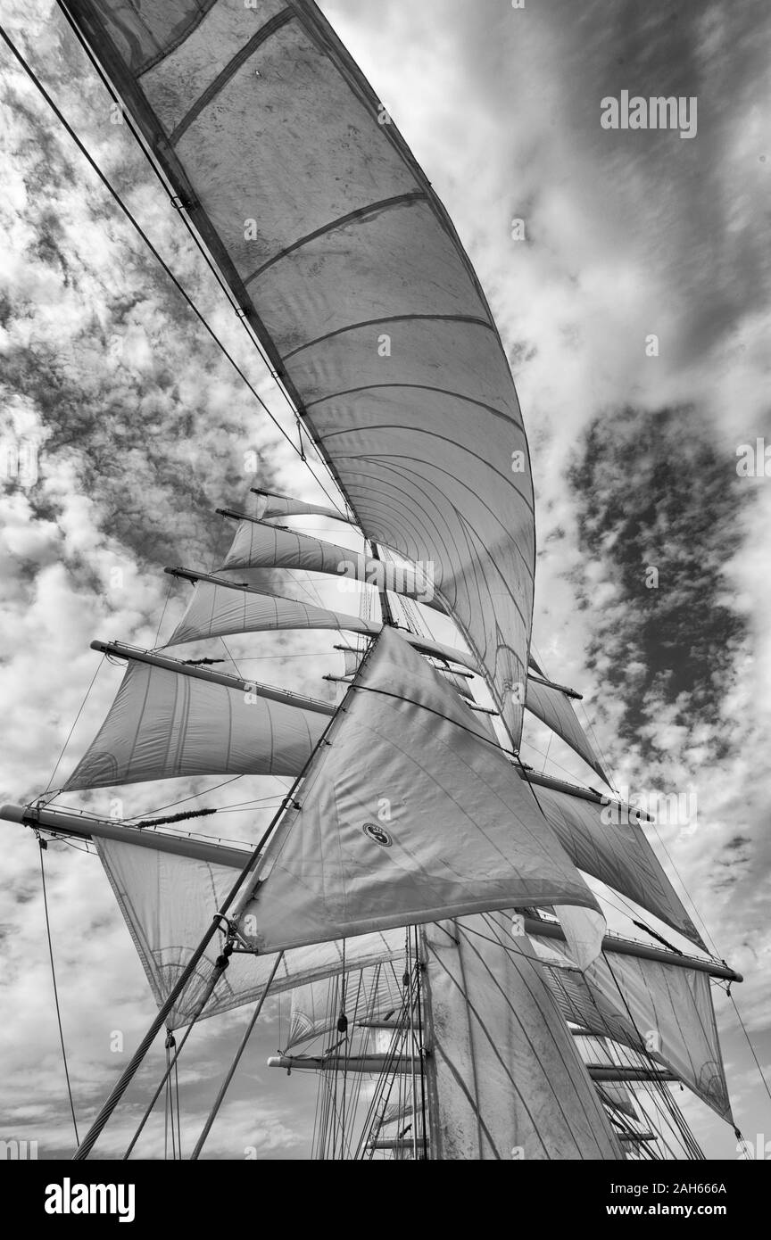 Full Sail auf der Royal Clipper, Mittelmeer, Sardinien, Italien Stockfoto