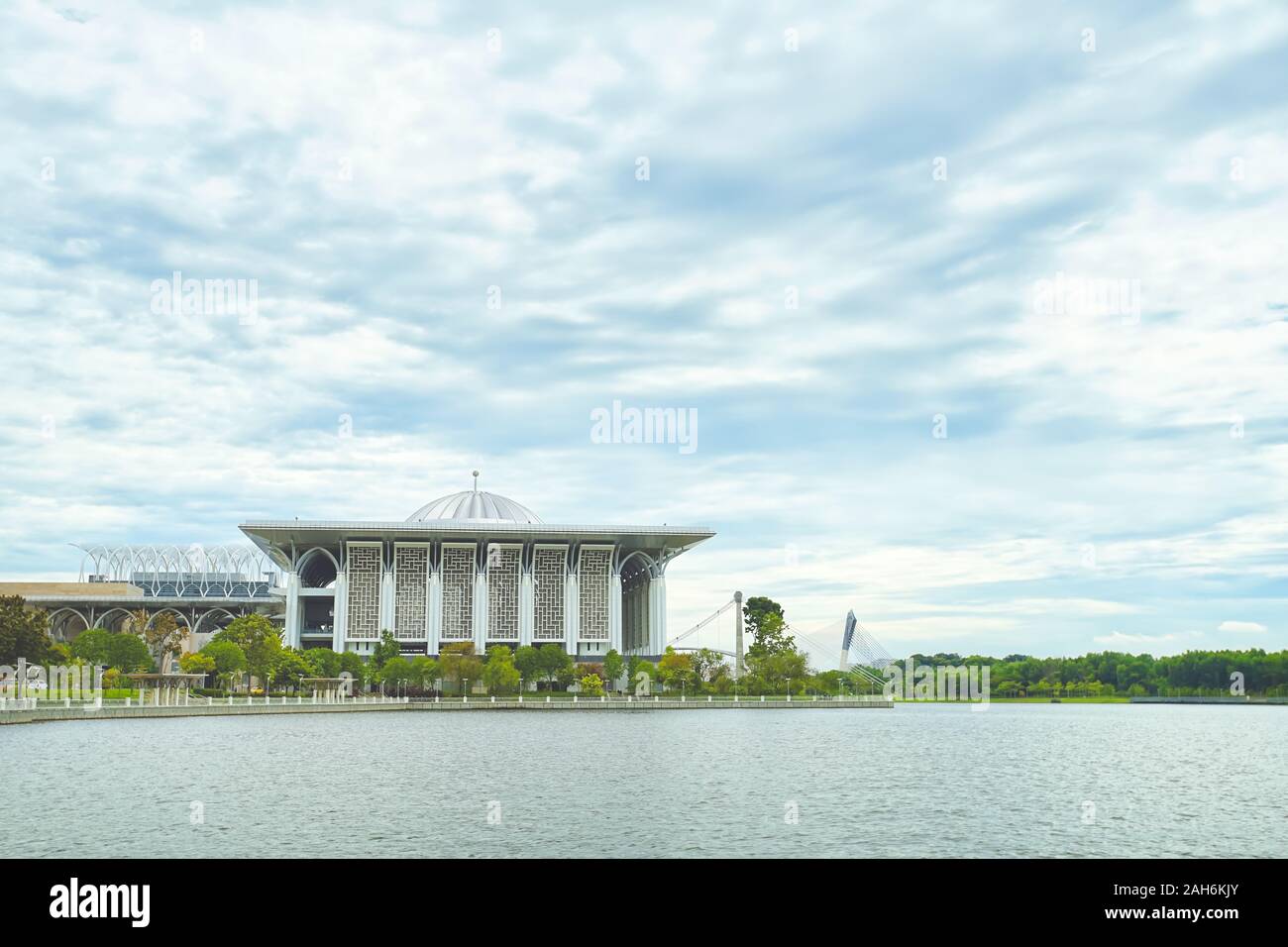 Bügeleisen Moschee genannt Masjid Tuanku Mizan Zainal Abidin in Putrajaya, Malaysia. Stockfoto